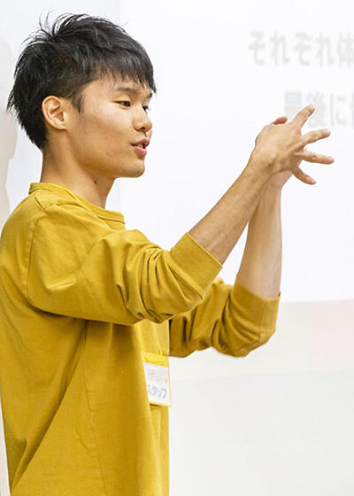 ろうちょ~会で講演する岩田さん