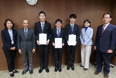 プログラム修了式の記念写真（長春大学）